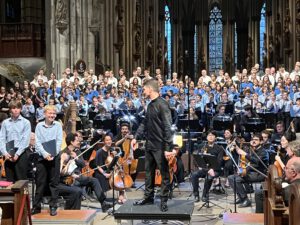 Mehr über den Artikel erfahren Dom-Konzert mit der Kölner Dom-Musik und dem Gürzenich-Orchester Köln